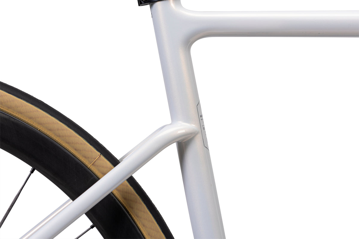 Winspace SLC3 Road Bike - Shimano 105 Di2